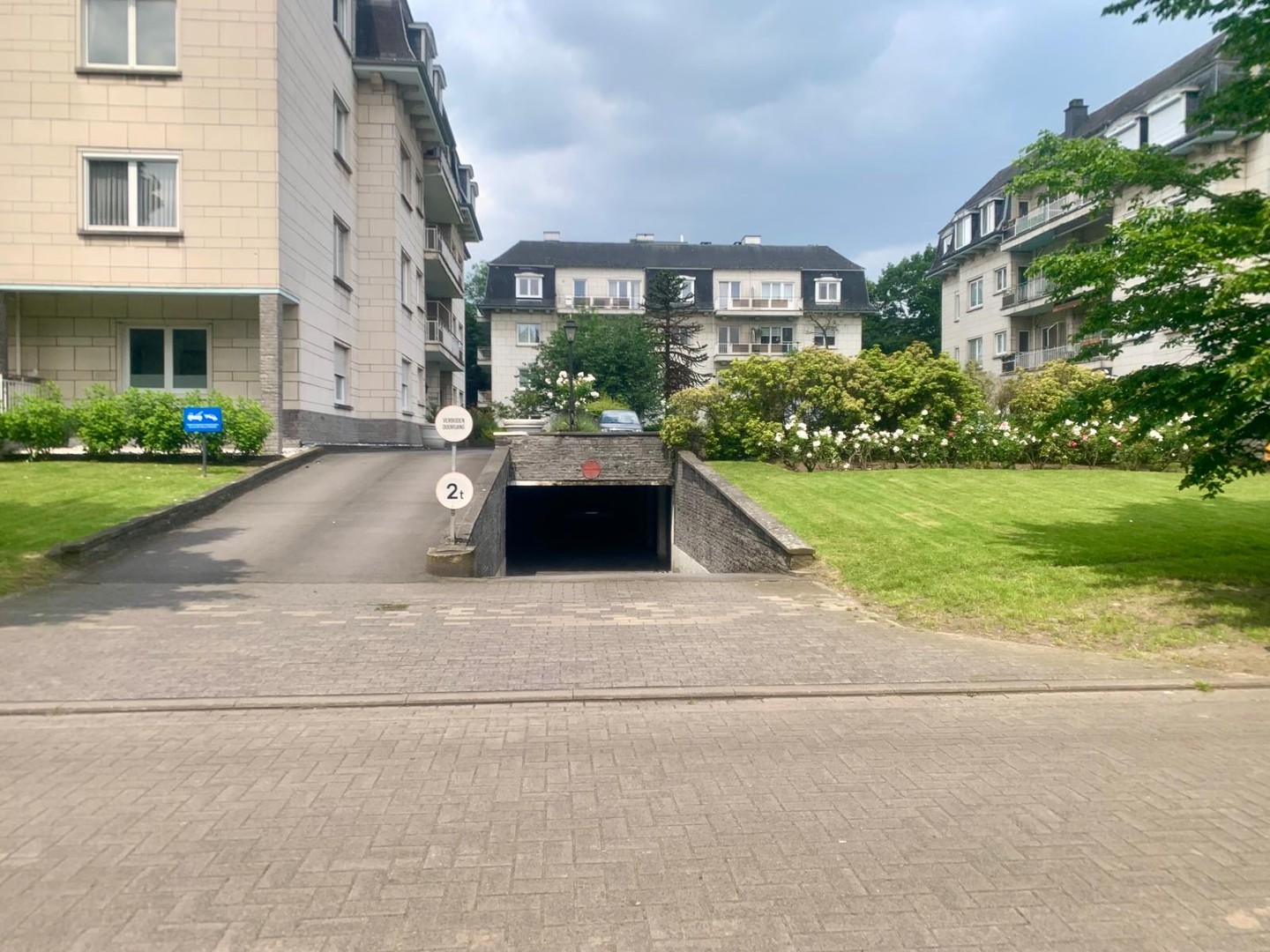 Garage for sale in Sint-Denijs-Westrem - photo 2