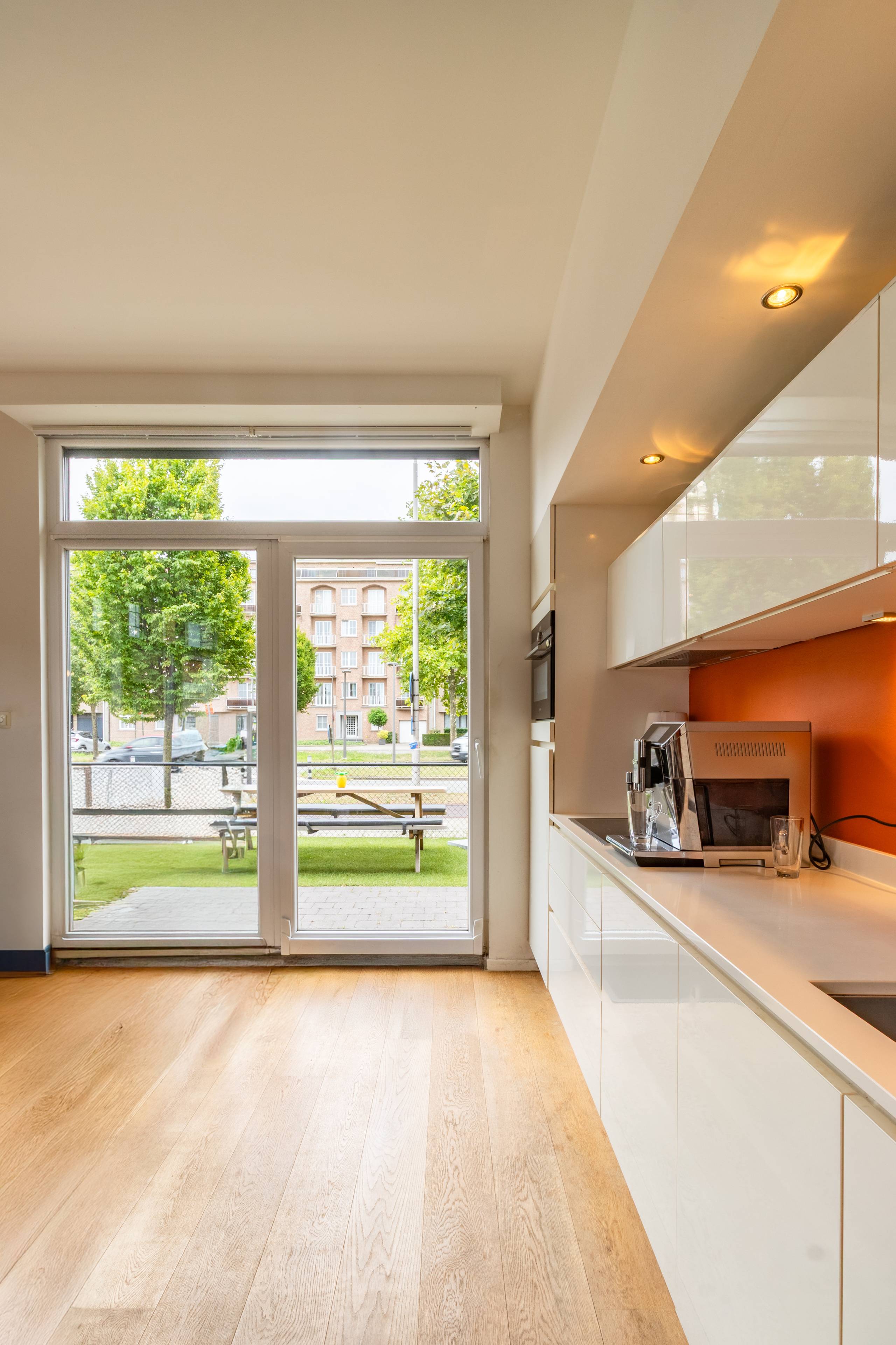 Centraal gelegen gelijkvloersappartement met tuin - foto 4