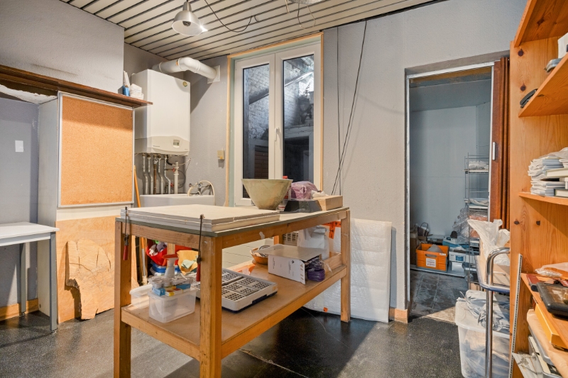 Handelspand met brede glasgevel en uitstekende visibiliteit in centrum Mechelen - foto 5