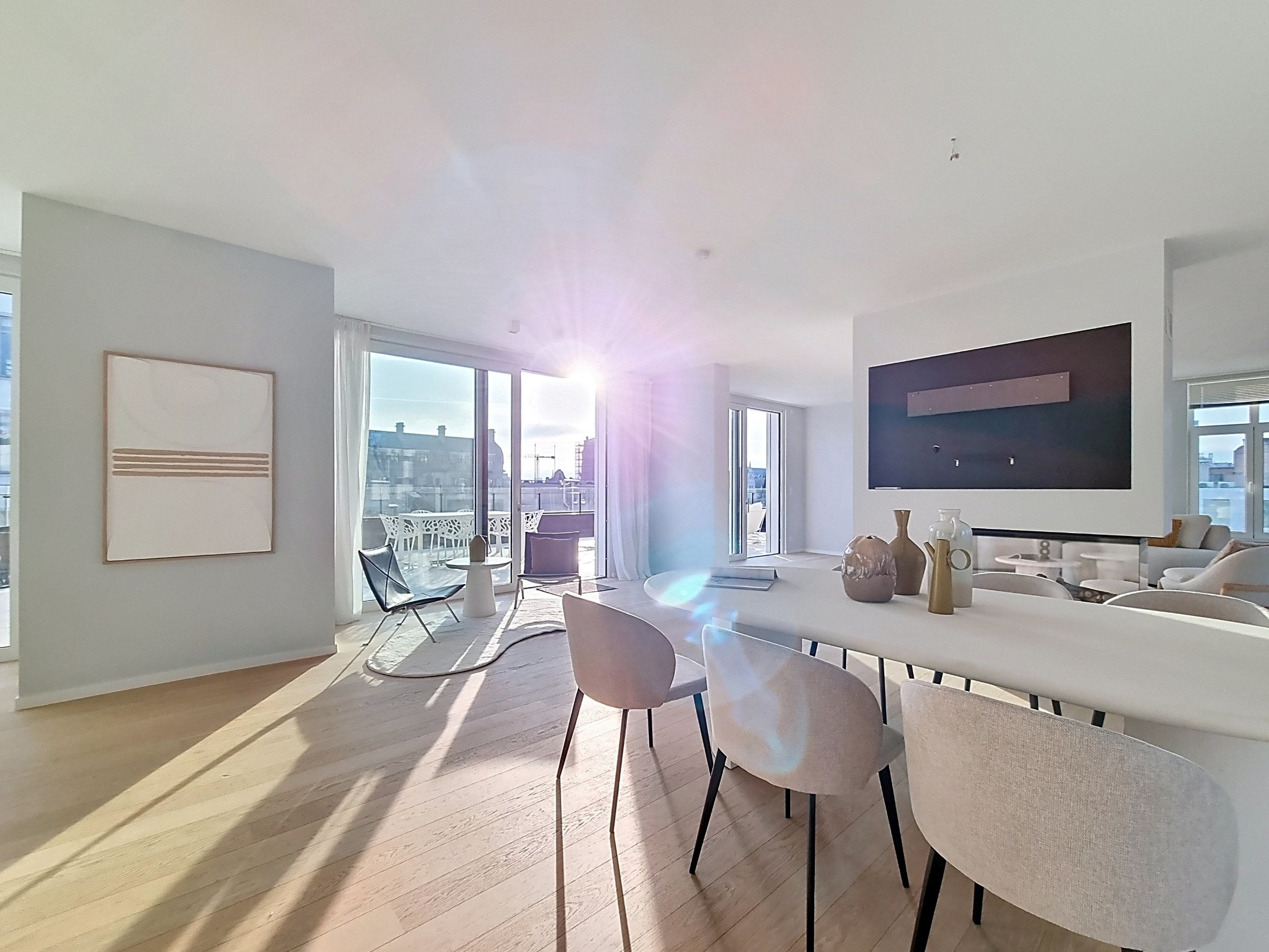 Luxury penthouse with spacious terrace and 3 indoor garages - photo 2