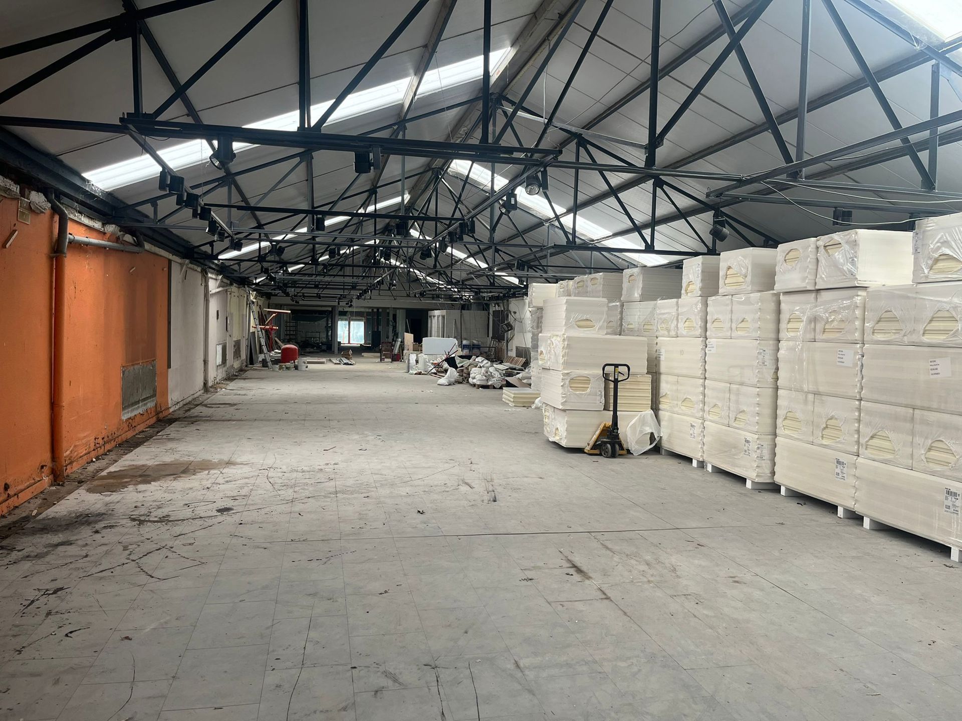 Commercial à louer à Anvers - photo 2