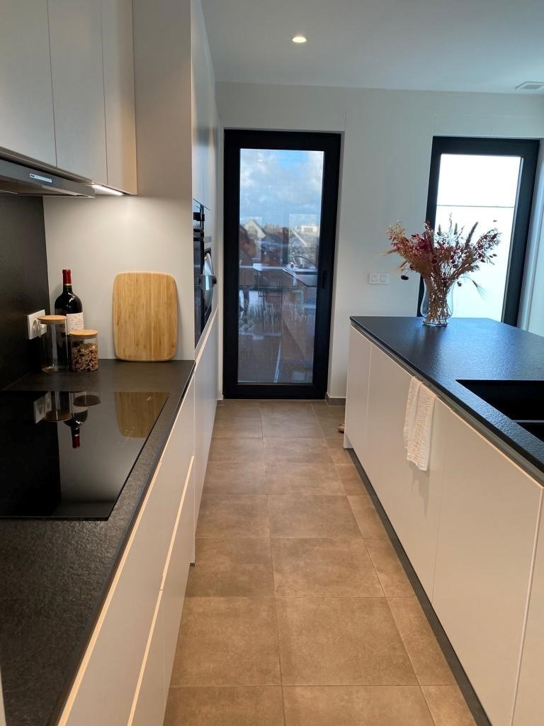 Modern 3-slaapkamer penthouse TE KOOP in centrum Waregem. - foto 3