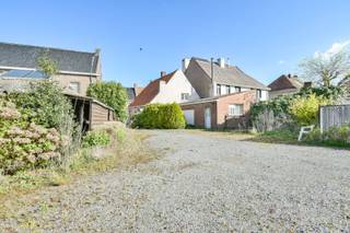 Ontdek een unieke kans in het hart van Ruddervoorde!Welkom bij de Sint-Elooisstraat 26, deze bijzondere locatie biedt een ongeëvenaarde mogelijkheid...