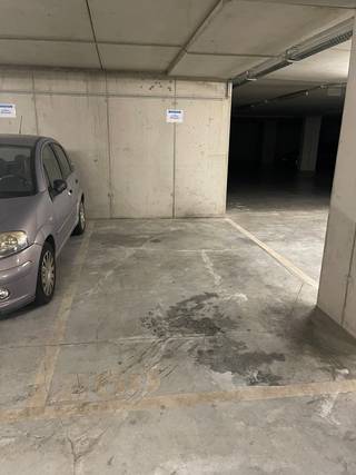 Deze parkeerlocatie bevindt zich in een bloeiend gebied en biedt een perfecte oplossing voor bewoners in de buurt of lokale bedrijven die...