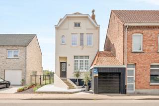 - Maison individuelle idéalement située avec un accès facile : Ten Brielenlaan 99B à Wervik- Entièrement rénovée en 2024 : charme authentique allié...