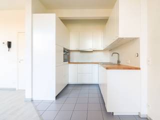 <p><span>Ben jij op zoek naar een gezellige, comfortabele thuis op een toplocatie? Dit verzorgde appartement met twee slaapkamers biedt alles wat je nodig hebt! Centraal gelegen in het bruisende hart van Boechout. Winkels, openbaar vervoer en voorzieningen liggen op wandelafstand.</span></p><p><br /></p><p><span>Indeling: Lichtrijke woonkamer - open keuken - terrasje - twee volwaardige slaapkamers - vernieuwde badkamer met inloopdouche - berging</span></p><p><br /></p><p><span>Centraal gelegen</span></p><p><span>Instapklaar</span></p><p><span>Parkeermogelijkheid in de buurt</span></p>