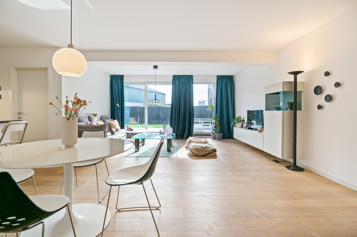 Instapklaar gelijkvloers appartement met 3 SLPK en een ruim tuin/terras in Antwerpen! - foto 3