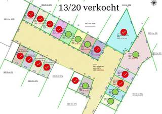 In een verzorgd garagecomplex op een centrale locatie nabij alle voorzieningen, bieden wij meerdere garageboxen te koop aan – afzonderlijk of in...