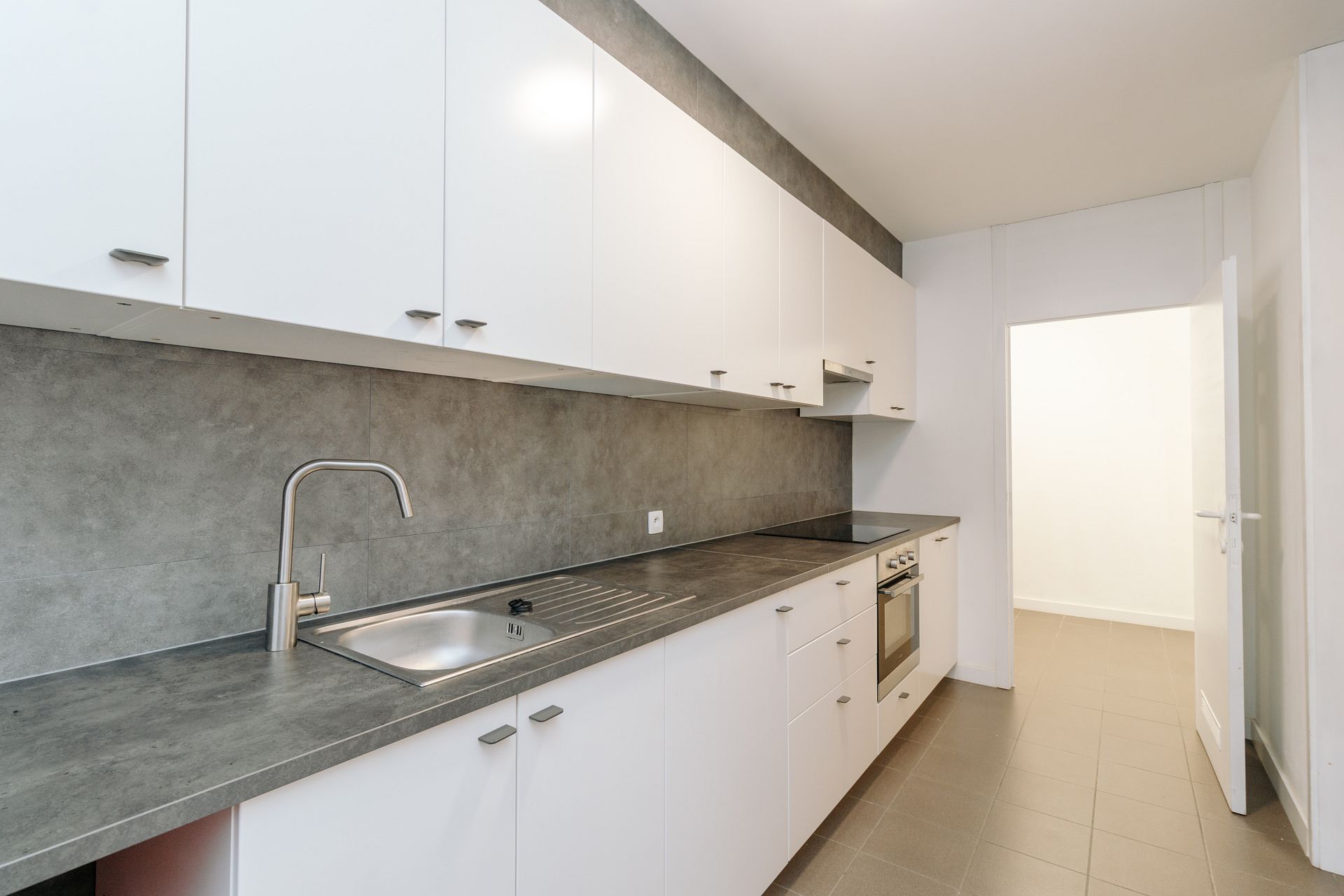 Ruim lichtrijke appartement te Lier. - foto 5