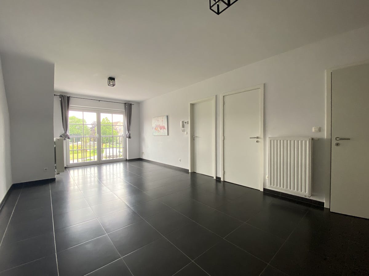 Duplex in the center of Eeklo with garage box - photo 2