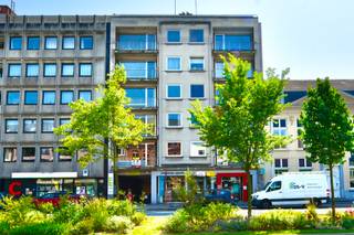 Dit ruime en centraal gelegen appartement geniet een ideale locatie in het bruisend Eeklo waar alles op wandel -en fietsafstand ligt van winkels...