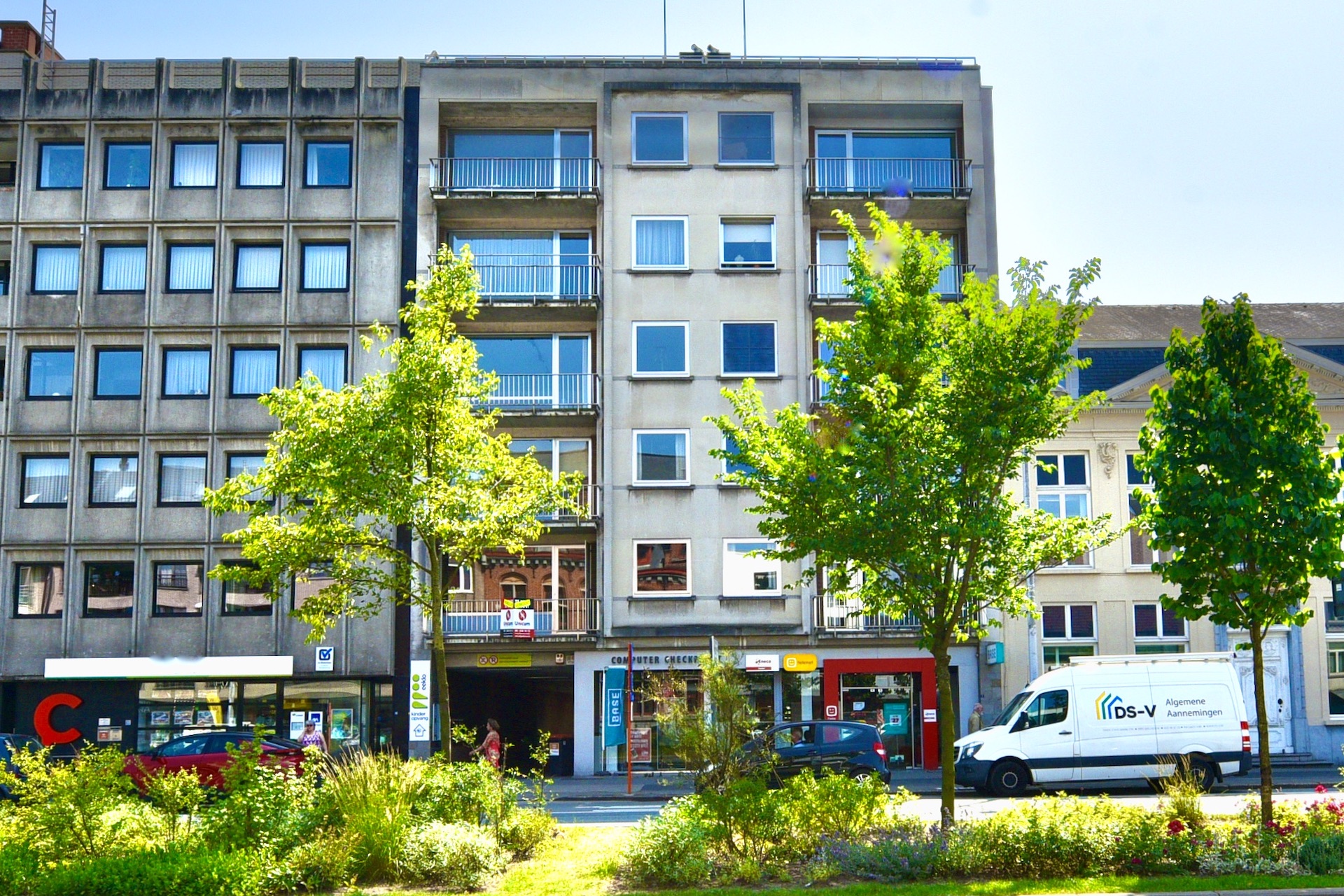 Prachtig centraal gelegen app met 2 slpk en 2 terrassen voor 169000 EUR - foto 1