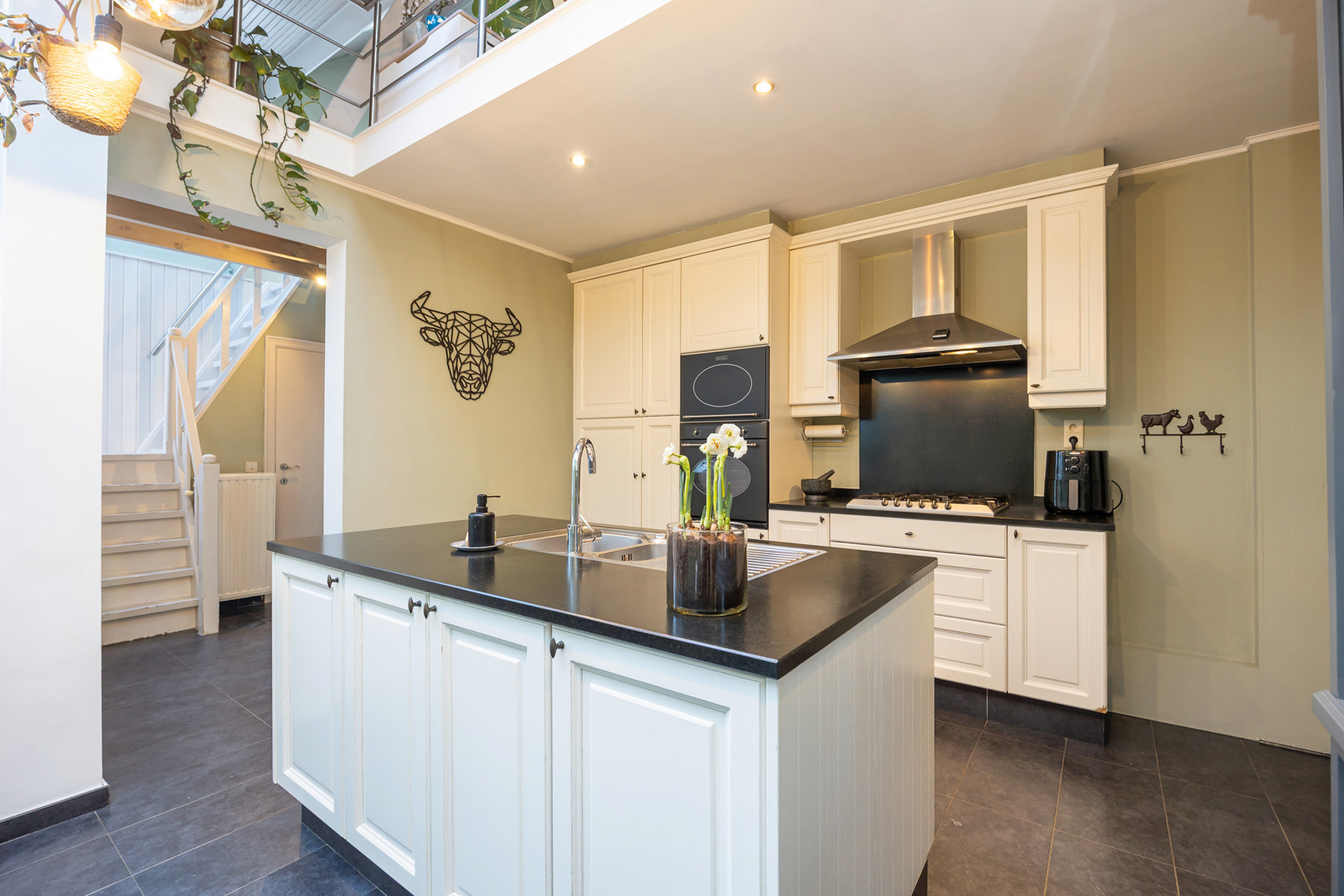 Gerenoveerd herenhuis met 4 slpks en stadstuin te Turnhout!  - foto 3