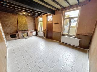 CHARMING FAMILY HOME WITH 3 BEDROOMS, GARAGE AND SPACIOUS GARDEN IN IDEGEMLocated in a quiet side street, just a short walk from the centre of...