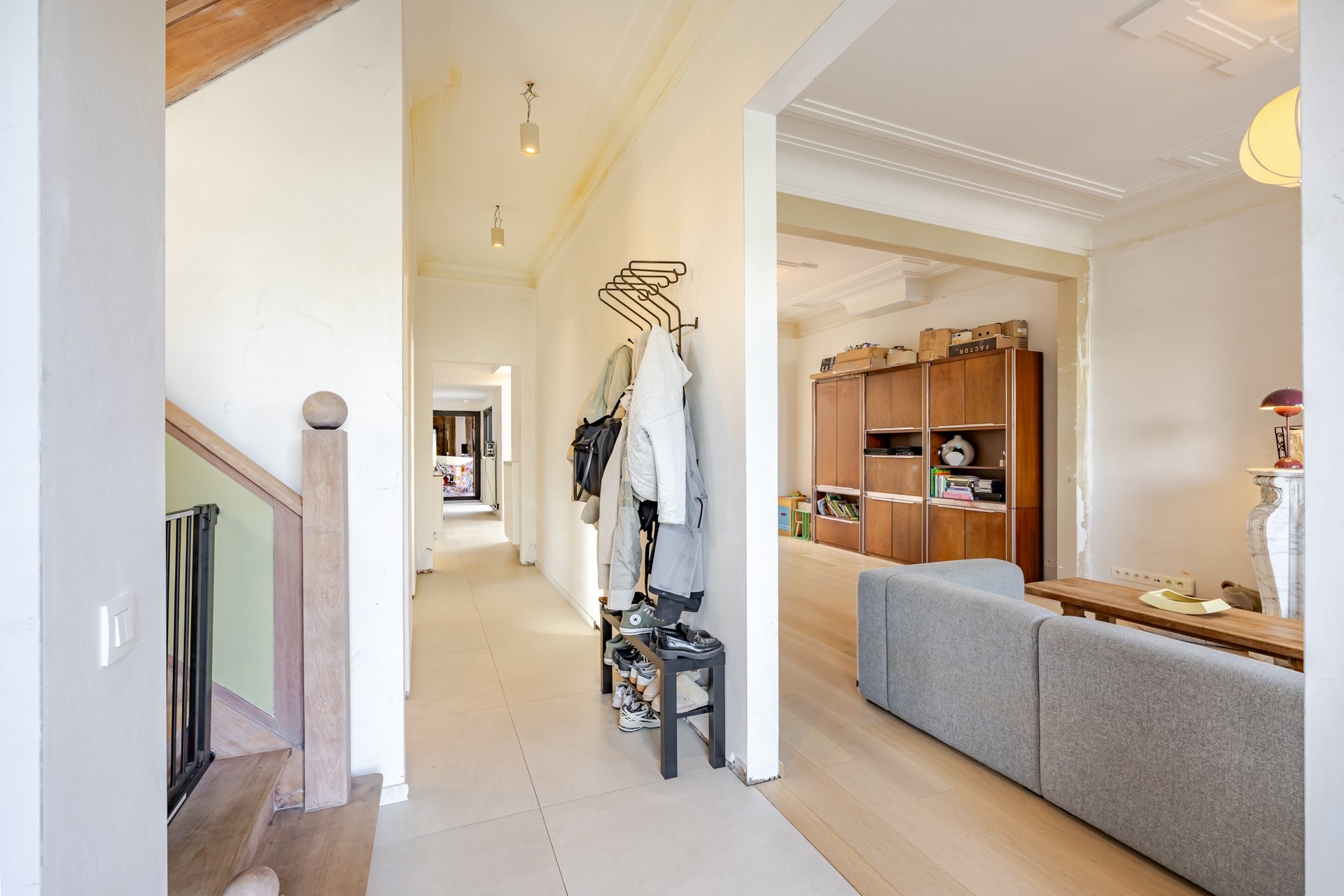 Karaktervol herenhuis met art-decoallure, ruime magazijnen en zuidgerichte tuin - foto 5