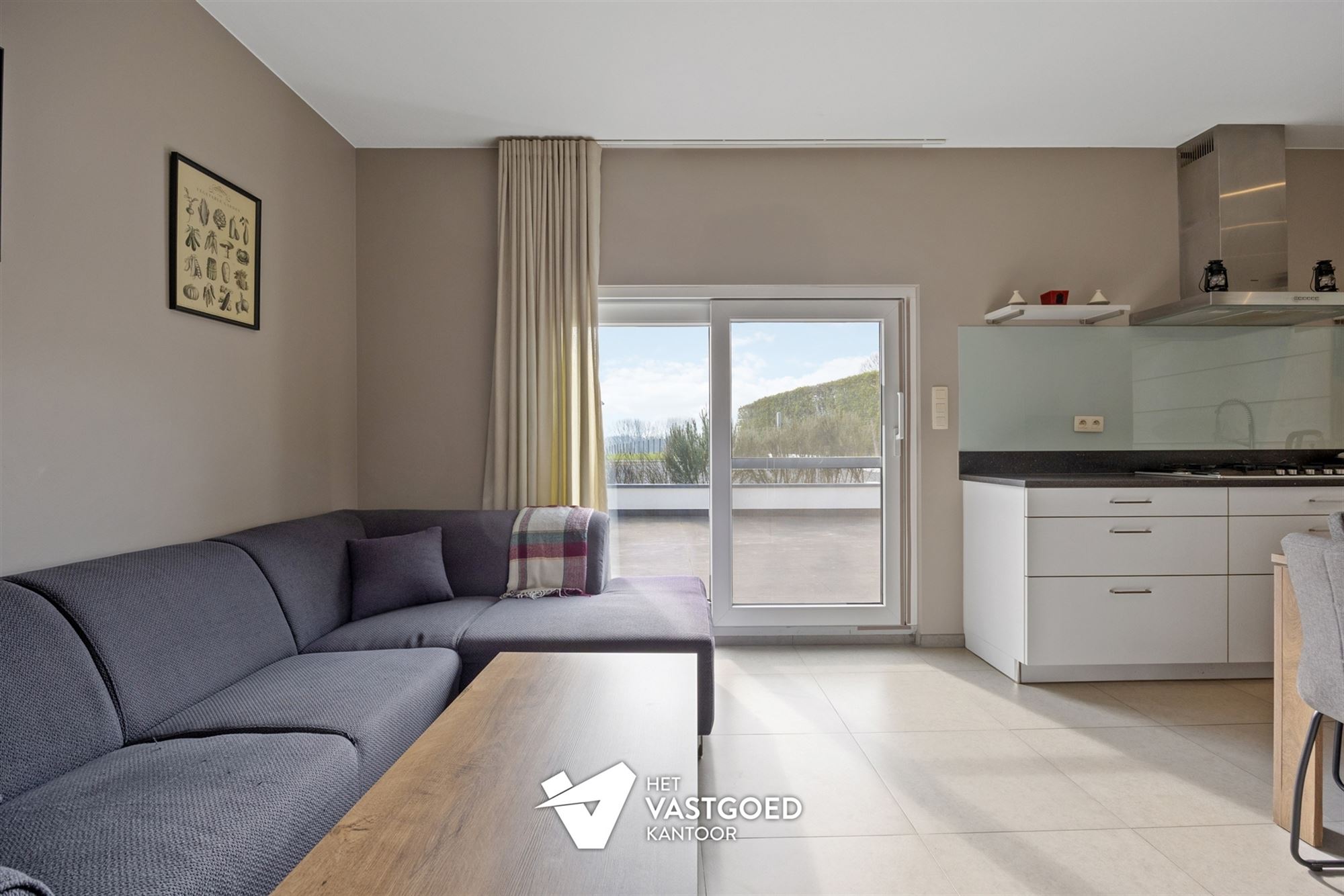 PERFECT ONDERHOUDEN GELIJKVLOERS APPARTEMENT (146M²) MET 3 SLAAPKAMERS EN TERRAS TE HASSELT - foto 4