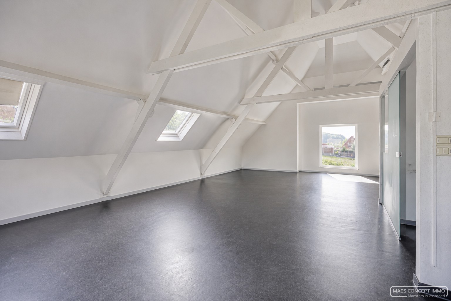 Unieke woning met atelier/ruime garage te koop in Waregem - foto 1
