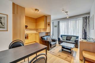 In het hart van Brussel, aan de Keizerslaan, stellen wij u dit appartement van 45 m² voor dat enkel nog op zijn nieuwe bewoner wacht. Gelegen op...