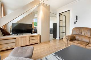 Instapklaar appartement met ruim zonneterras pal in centrum. Belangrijkste troeven:- Centrale ligging: bibliotheek, winkels, station enz op...