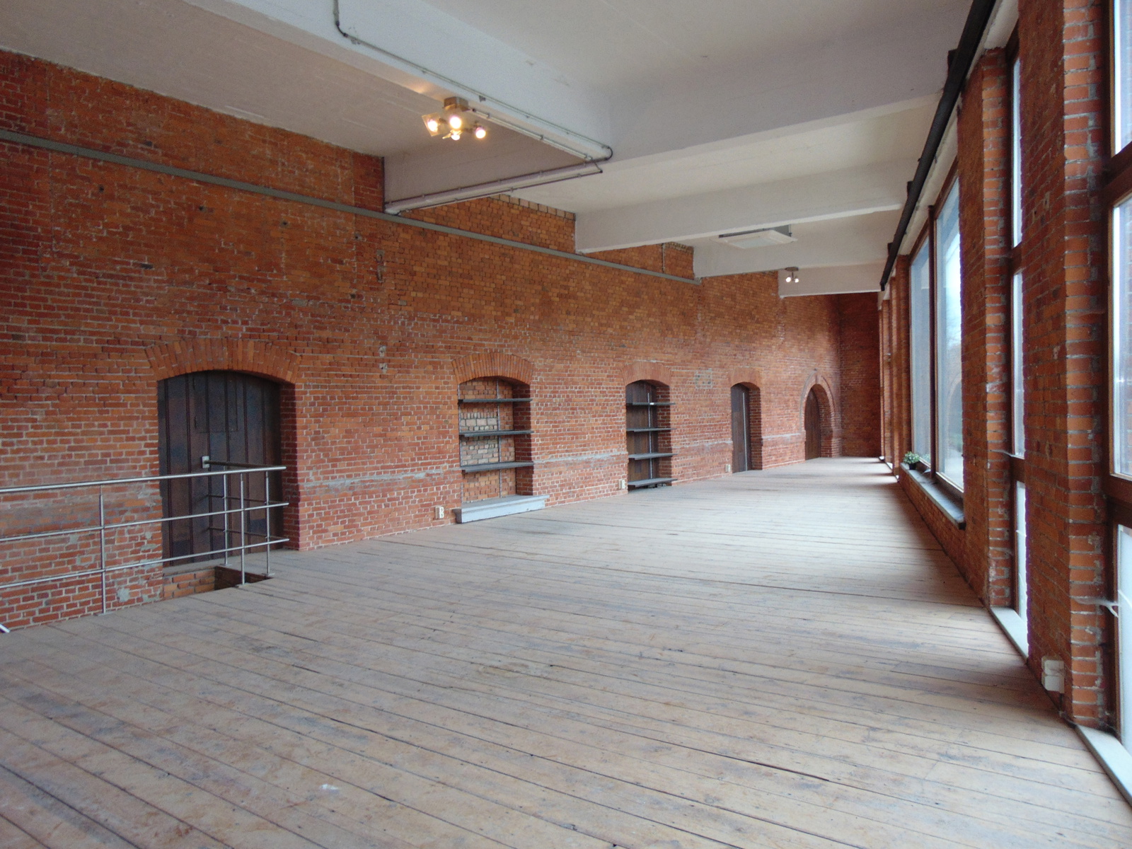 Commercial for rent in Beerse - photo 1