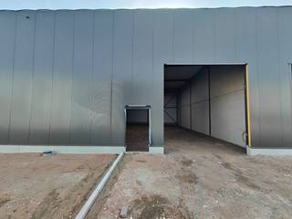 Nieuwbouw KMO-unit met een oppervlakte van 270 m² en 2 privatieve parkeerplaats te huur. Het casco magazijn is opgebouwd uit een staalconstructie...