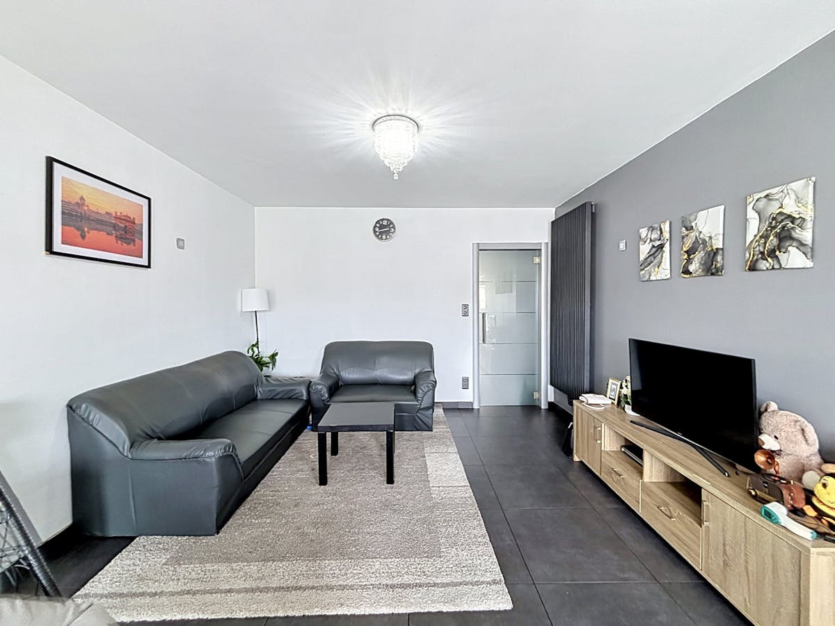 Lichtrijk appartement met 2 slaapkamers te koop in Deurne - foto 2