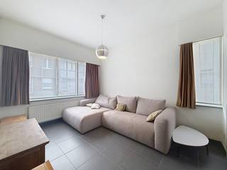 Nieuwkerkenstraat 285: Gezellige woning met indeling als volgt: Lichtrijke living, aparte keuken, eerste badkamer met douche, kelder, tuin,...
