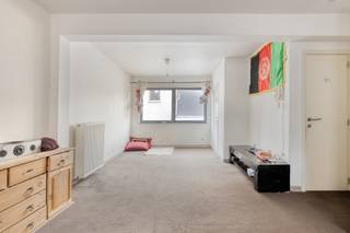 Het appartement bevindt zich in het stadscentrum van Aalst vlak bij het station, winkels/warenhuizen, scholen en openbaar vervoer. Het gebouw...