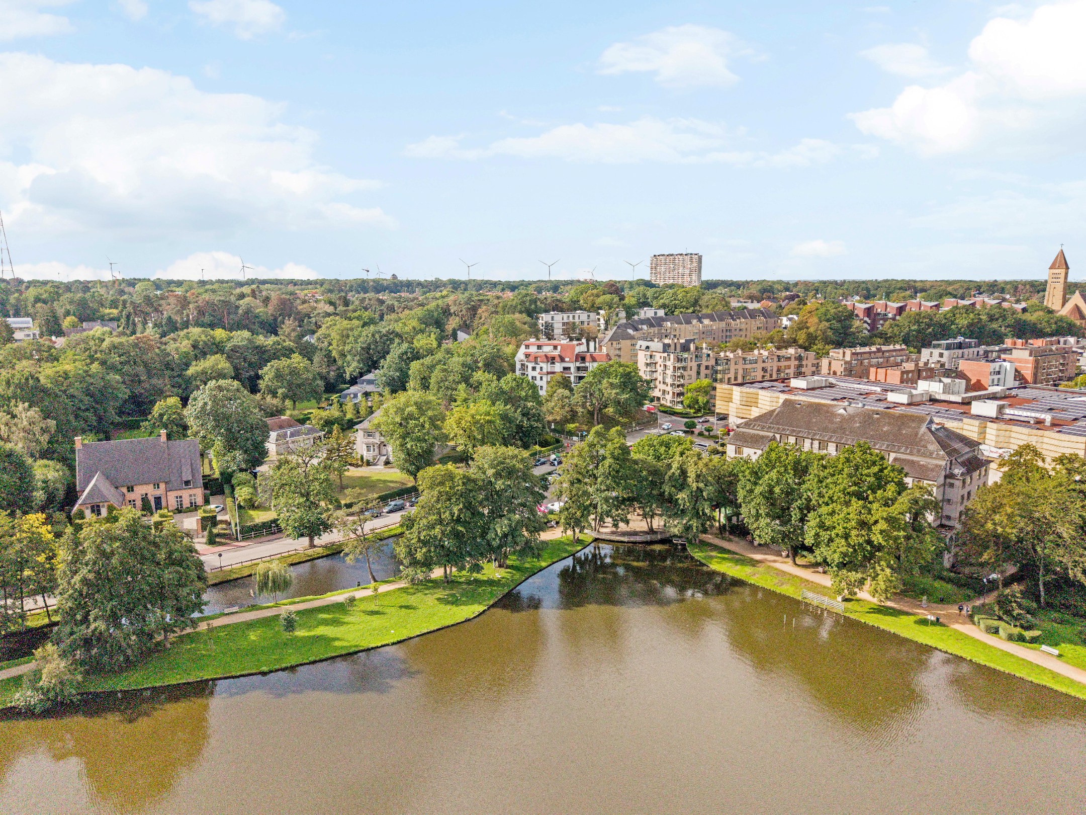 Appartement exceptionnellement spacieux avec vue sur les étangs de Molenvijvers à Genk. - photo 4