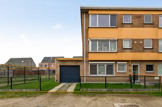 Dit gelijkvloers appartement is gelegen in een rustig blokje, in een aangename residentiële wijk in Kapellen. Winkels, scholen en het openbaar...