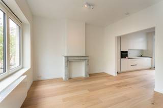 Easily accessible yet within walking distance to schools, supermarkets, merchants, recreational facilities and Nachtegalenpark and Park Den...