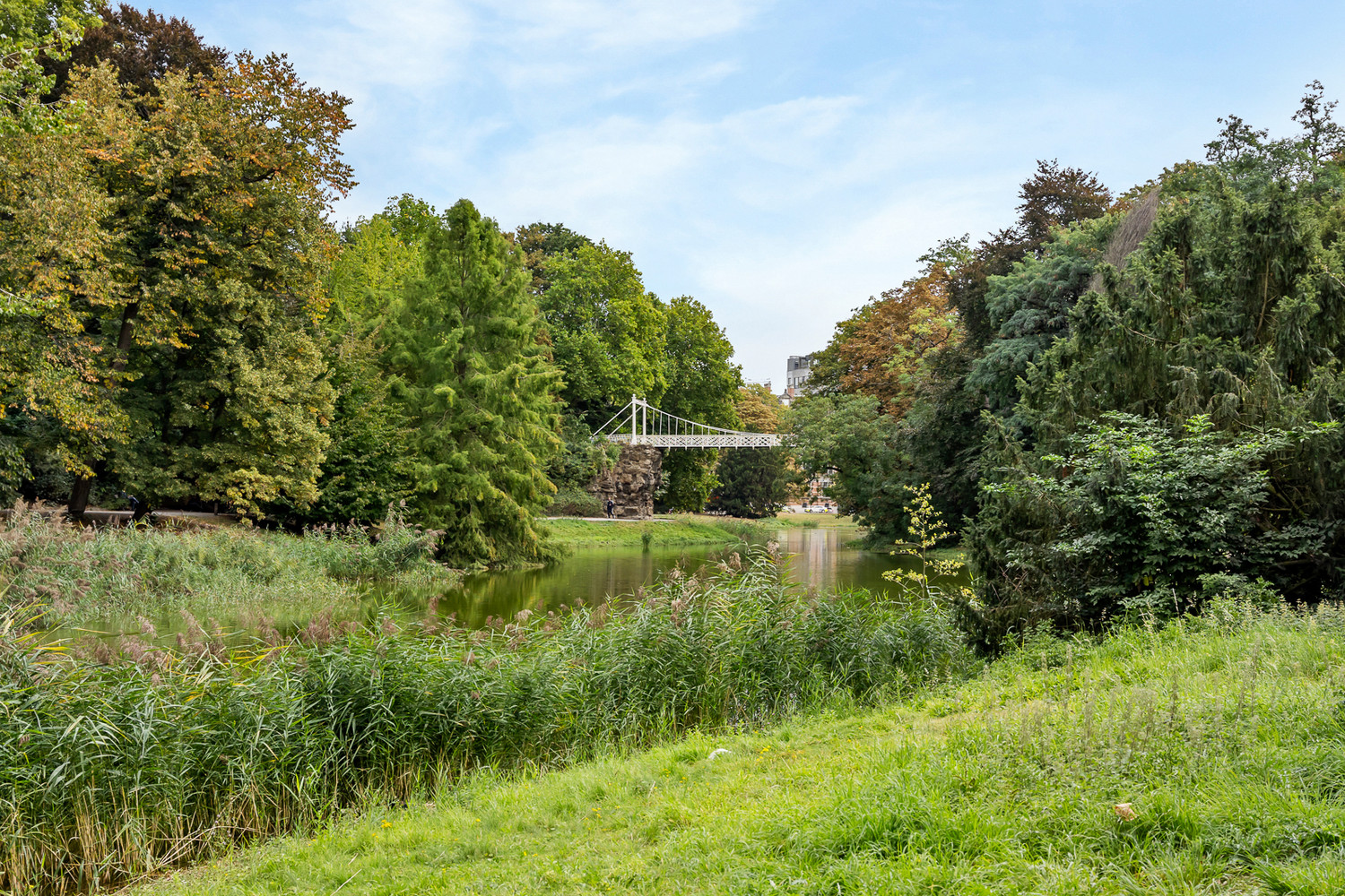 Royaal en energiezuinig hoekappartement (EPC B/260m²) met 4 slaapkamers, 3 badkamers op gewilde locatie aan het Stadspark – optionele parkings - foto 3