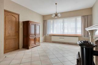 Welkom in deze charmante en warme woning, ideaal gelegen in het hart van Deurne-Zuid. Hier geniet je van een perfecte combinatie van comfort,...