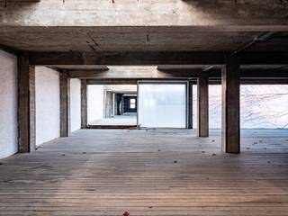 Centrum Gent. Impressionant en multifunctioneel gebouw op 150m van de Huidevetterskaai.Achter deze aantrekkelijke gevel ligt een betonnen constructie...