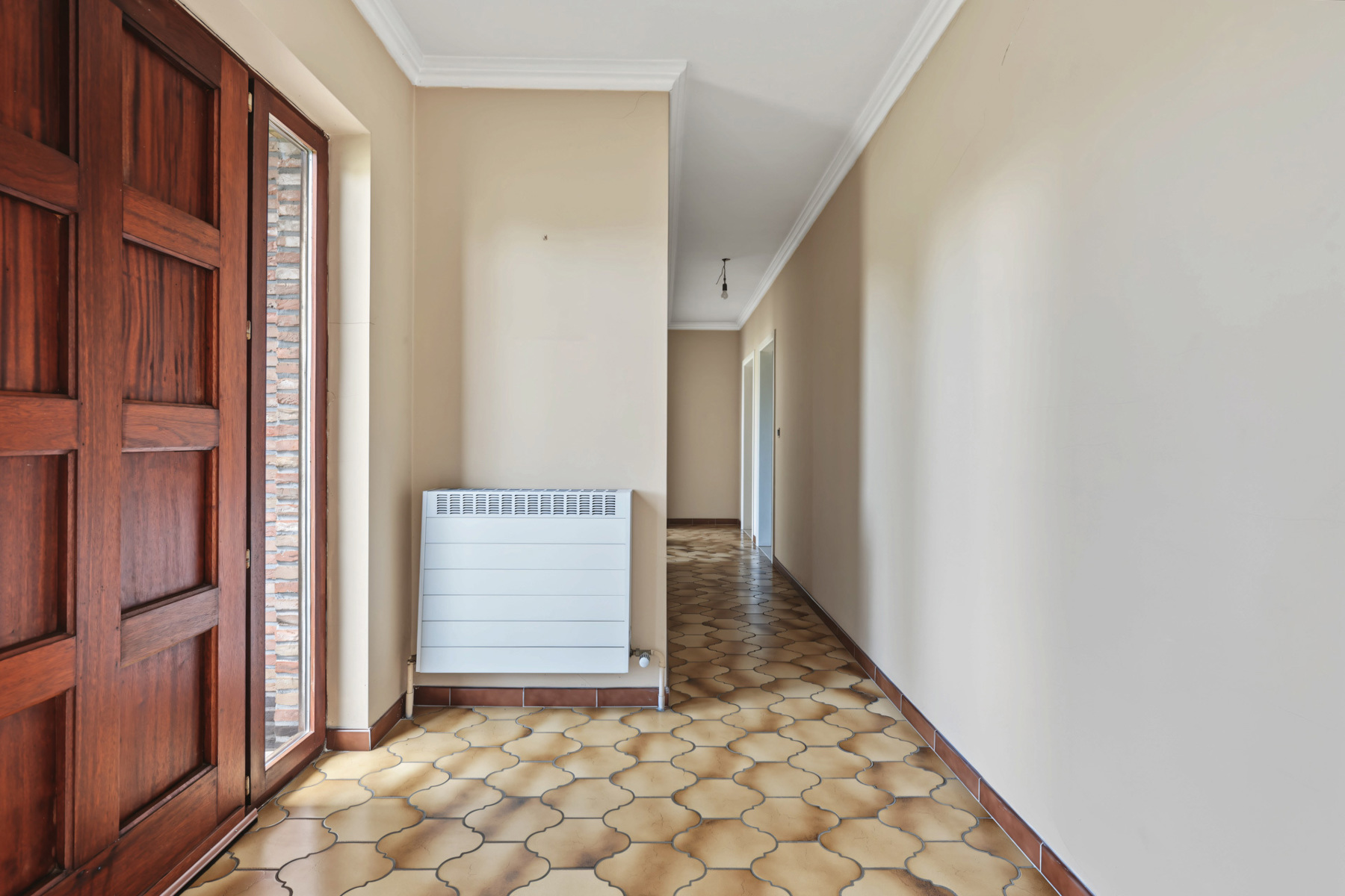 Te renoveren laagbouwwoning op een zonrijk perceel van ca 1.063m² op wandelafstand van het centrum van Rijkevorsel. - foto 3