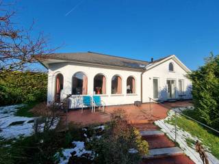 Disponible à partir de 15 février 2026. POUR VISITER, veuillez envoyer un mail à matthias@colorcasa.beCe splendide bungalow offre tout le confort...