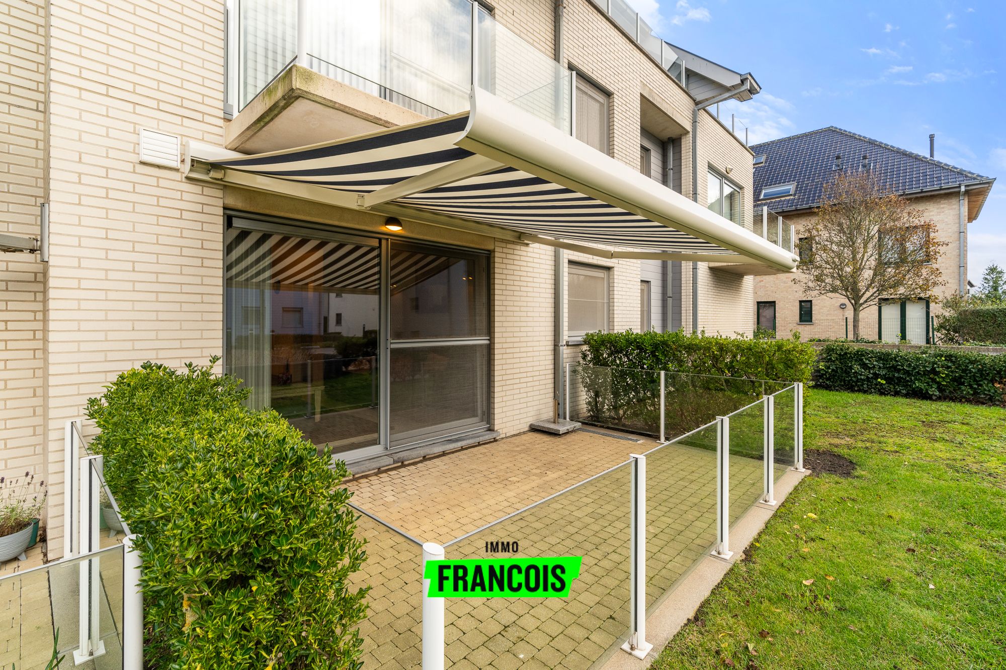 Volledig instapklaar 2 slpk gelijkvloers appartement te Warande Middelkerke: optie garage - foto 2