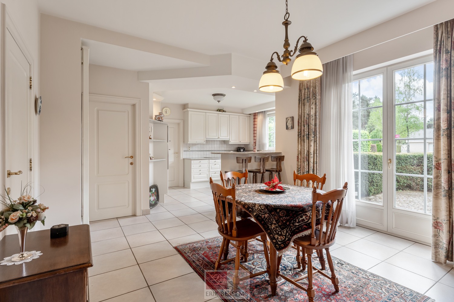 Exclusieve villa met natuurleien dak, gelegen op een unieke toplocatie in het prachtige Maasmechelen, gelegen op een perceel van 3295m². - photo 5