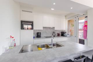 Een opbrengsteigendom op een centrale locatie met open zicht op het Koningin Elisabethplein. Het appartementsgebouw bestaat uit 6 appartementen en...