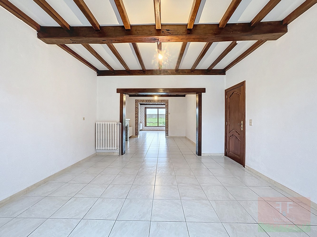 Ruime eengezinswoning met 4 slaapkamers, garage en mooie tuin - foto 4