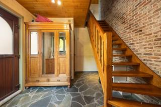Cette spacieuse maison à Zele allie volume, fonctionnalité et qualité de construction.Avec une surface habitable de 243 m² sur un terrain de 526 m²,...