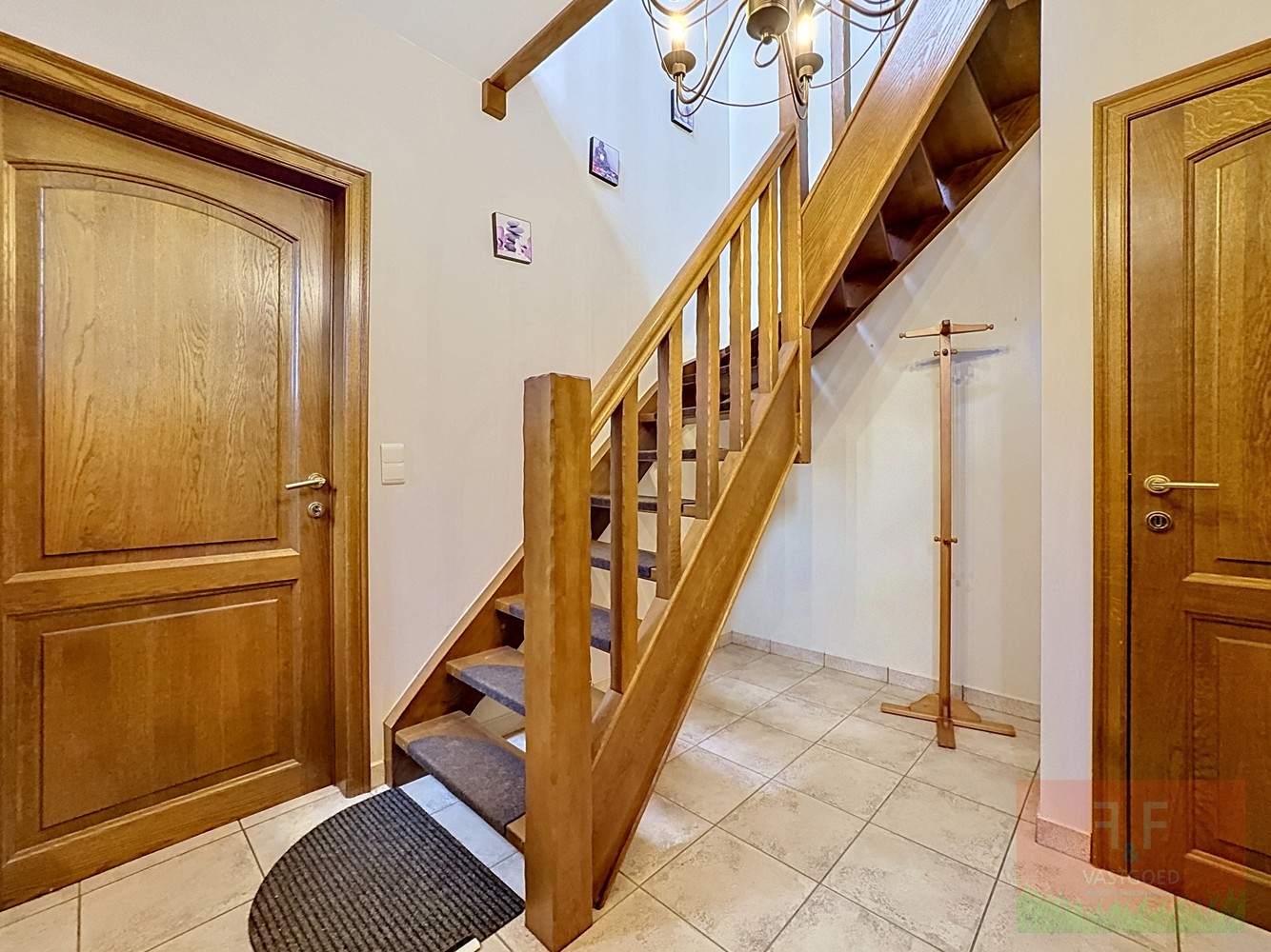 Gezinswoonst met 3 slaapkamers en 2 garages te Bavegem - foto 5