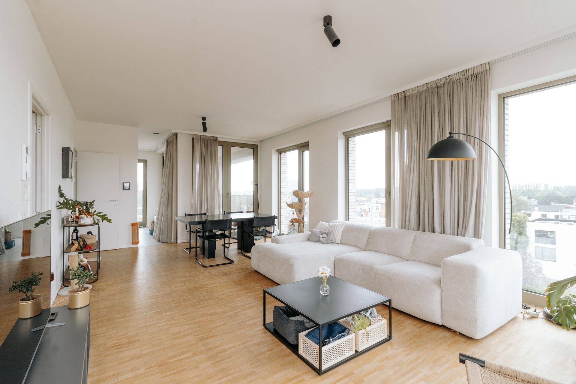Modern en lichtrijk 2-slaapkamerappartement met terras! - foto 3