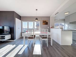 Appartement meublé dans une petite résidence sans ascenseur, situé au calme tout en étant très central à Nieuport-Bad, à quelques pas de la mer,...