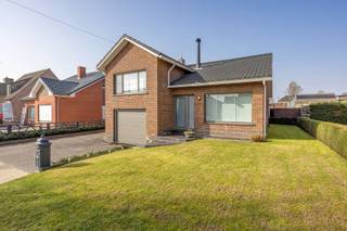 Deze vrijstaande woning is gelegen aan de Kardinaal van Roeystraat in Beerse, in een rustige en aangename woonwijk net buiten het centrum. De...
