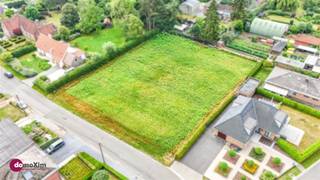 Building plot for semi-detached family house near the center of Boortmeerbeek This plot of 07a 82ca is situated in a quiet street near the center of...