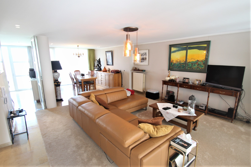 Ruim  appartement in het centrum van Roeselare - foto 2