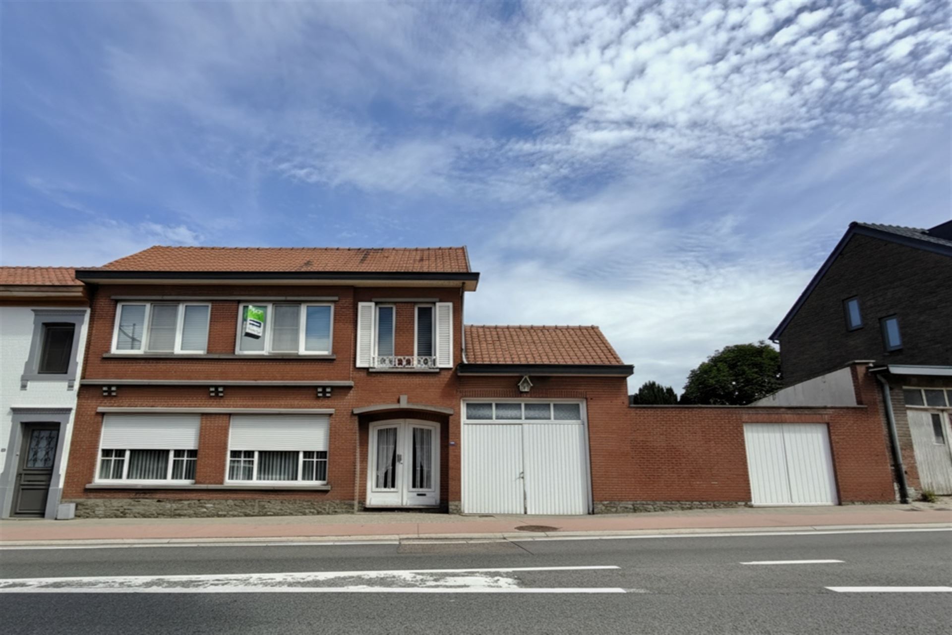 Goed onderhouden woning met 3 slpk. en 2 ingangen in Mopertingen - foto 1