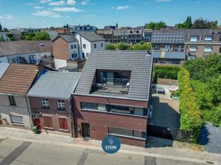 EIGENTIJDSE WONING (EPC LABEL A) MET MAASTRICHT BINNEN HANDBEREIK ! <br /><br />We vinden deze halfopen woning met een bewoonbare oppervlakte van 295 m² terug op een perceel van 2a 34ca in Smeermaas-Lanaken. <br /><br />Voor meer informatie, neem zeker een kijkje op onze website via de volgende link: <br />https://www.sterkvastgoedmakelaars.be/detail/te-koop-woning-lanaken/7645369?dosearch=True&flowstatus=ForSale,ForSaleReserved,ForSaleWithBid,ToCompleteForSale,SoldUnderReserve,Sold&pageindex=1&pagesize=12&searchpage=ForSale&sortdirection=DESC&sortfield=pub_flowstatus&transactiontype=Sale