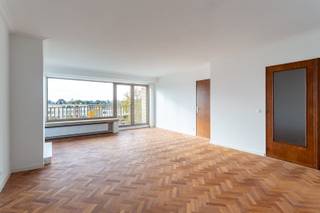 Het Wim Saerensplein is een levendig goed bereikbaar plein in een populaire wijk van Antwerpen. De locatie combineert het beste van 2 werelden:...